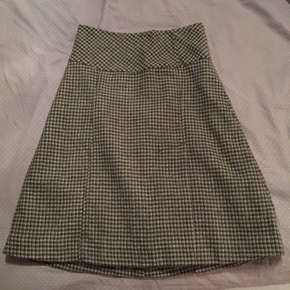 Wool blend houndstooth skirt - Picture 2 of 8
